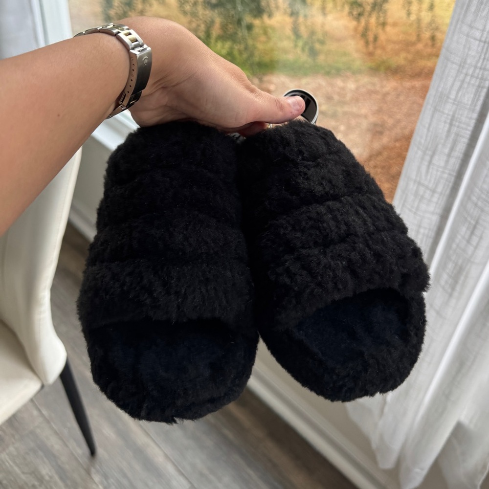 UGG Wmns Fluff Yeah Slide 'Black' UGG Black Fluffy Slides with Logo Strap 8 - Picture 3 of 6